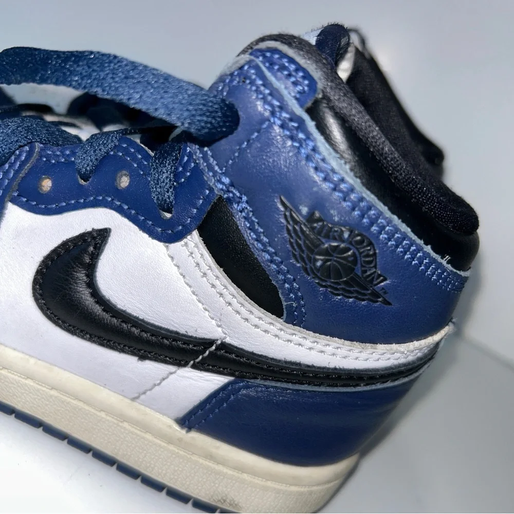 Nike Air Jordan 1 Retro High Kid Size 12C Blue White Athletic Shoes Sneakers - Picture 3 of 15